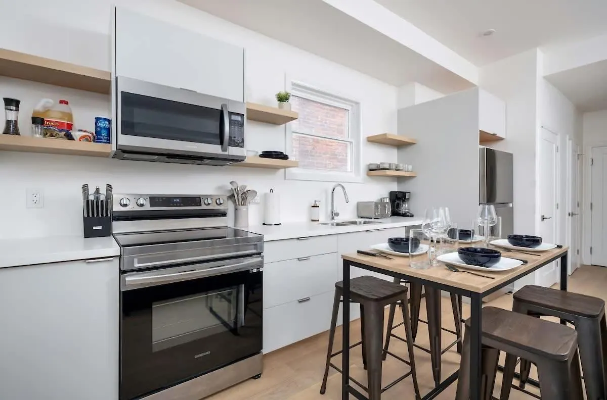 Apartment Spacious 2Br Near Uoft And College Toronto