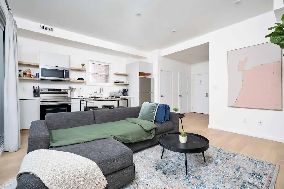 Spacious 2Br Near Uoft And College Toronto Apartment